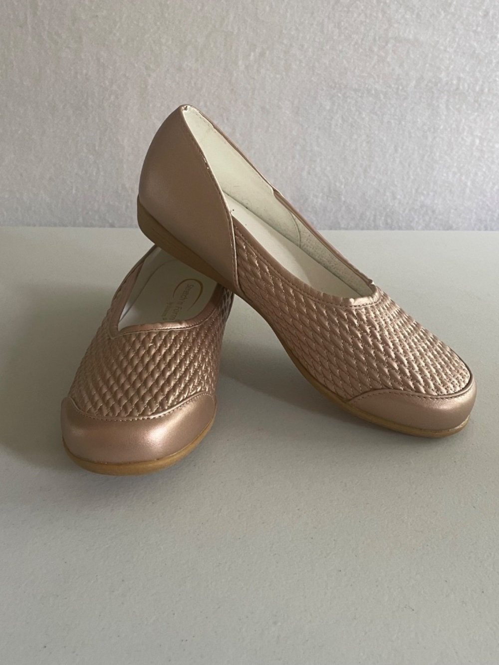 🌻 Beacon Rose-Gold Flats Comfort-Well "Brenda" Stretch N' Form Slip-on  Size 8